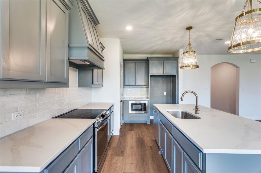 Furnished interior view inside a new home in Reatta Ridge, Justin (Image 11).