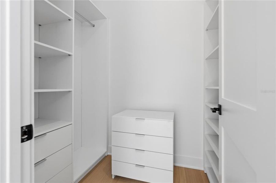 Furnished interior view inside a new home in , Montverde (Image 79).