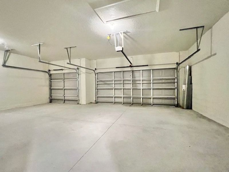 Spacious, unfurnished interior of a new home in Lakes At St Sebastian, Micco (Image 31).