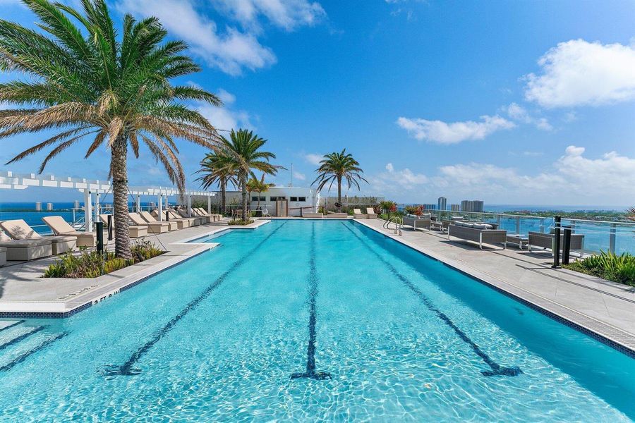 078-220LakeShoreDr-1219-WestPalmBeach-SM