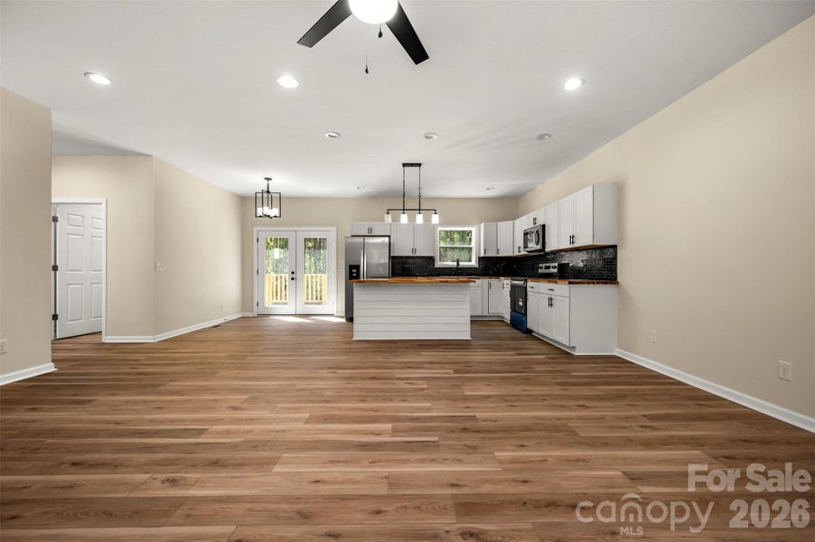 Spacious, unfurnished interior of a new home in , Bostic (Image 9).