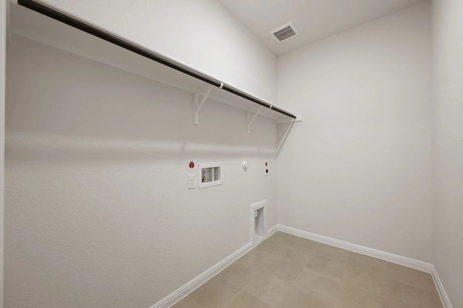 Spacious, unfurnished interior of a new home in Cannon Ranch, Dripping Springs (Image 21).