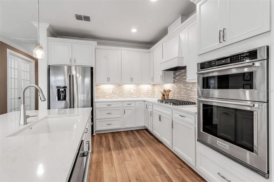 Furnished interior view inside a new home in Del Webb BayView, Parrish (Image 38). Furnished interior view inside a new home in Del Webb BayView, Parrish (Image 38).