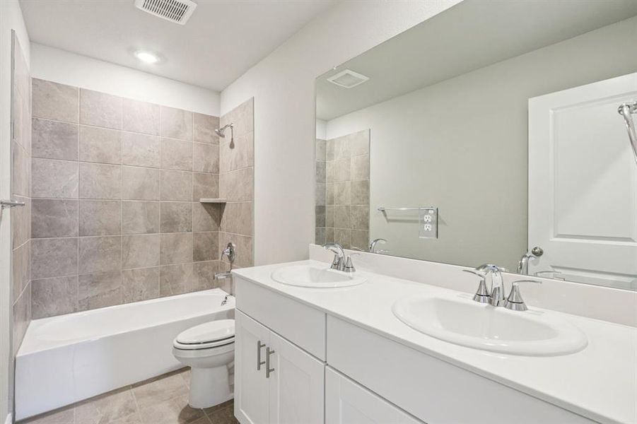 Furnished interior view inside a new home in River Ridge, Crandall (Image 8).