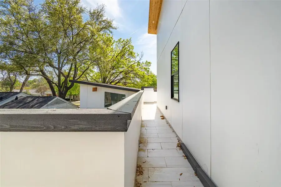 Front exterior of a new home in , Dallas, TX, highlighting curb appeal (Image 1). Front exterior of a new home in , Dallas, TX, highlighting curb appeal (Image 1).