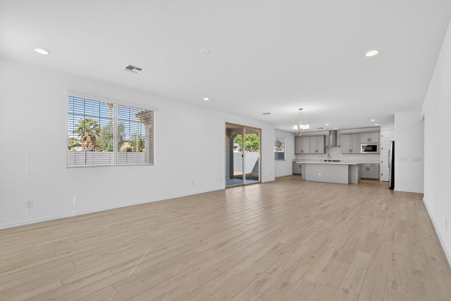 Spacious, unfurnished interior of a new home in Parkside, Avondale (Image 16).