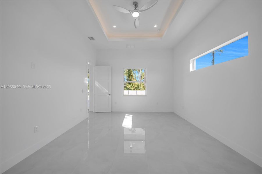 Spacious, unfurnished interior of a new home in , Lehigh Acres (Image 36).