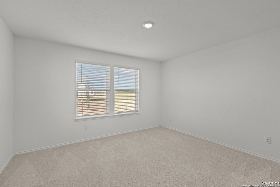 Spacious, unfurnished interior of a new home in Lily Springs, Seguin (Image 19).