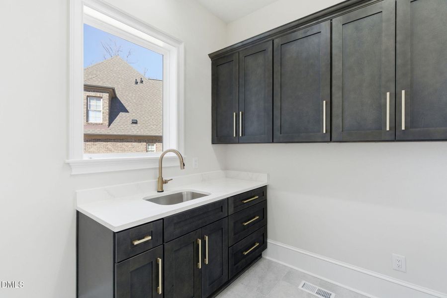 24-web-or-mls-4205 Limerick Dr-24