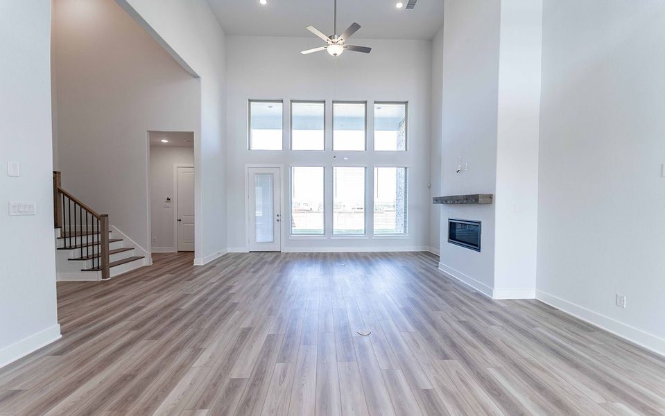 Spacious, unfurnished interior of a new home in Solterra, Mesquite (Image 23).
