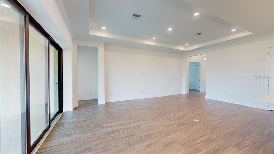 Spacious, unfurnished interior of a new home in Esplanade at Wiregrass Ranch, Wesley Chapel (Image 14).