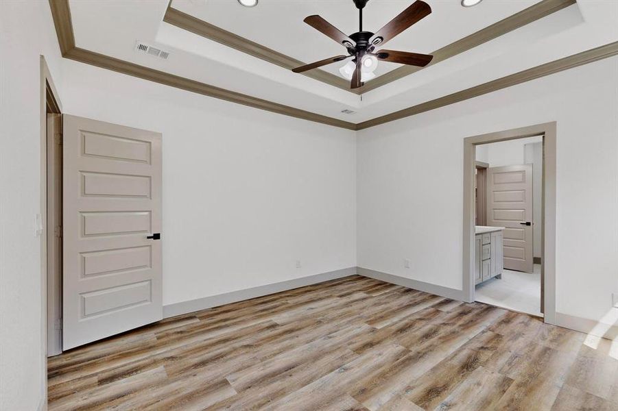 Spacious, unfurnished interior of a new home in , Ennis (Image 13).