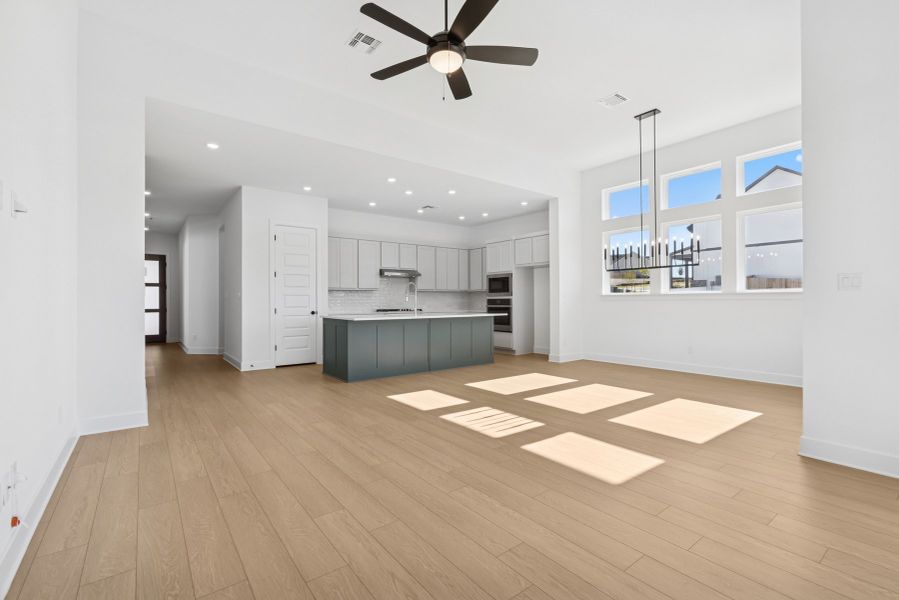 The Violet - Family Room