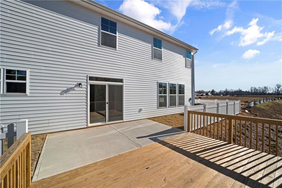 Exterior details and patio area of a home in Arbor West, Dawsonville (Image 4).