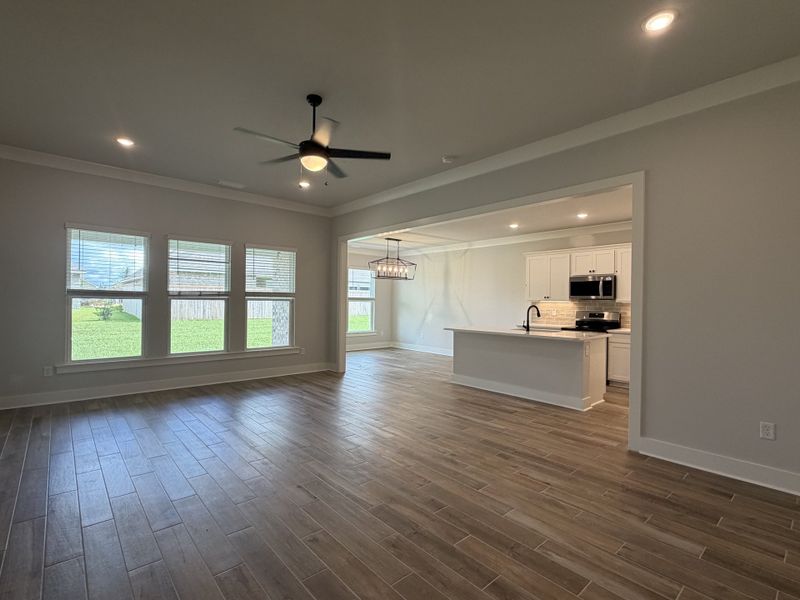 Spacious, unfurnished interior of a new home in Natureview, Freeport (Image 12).