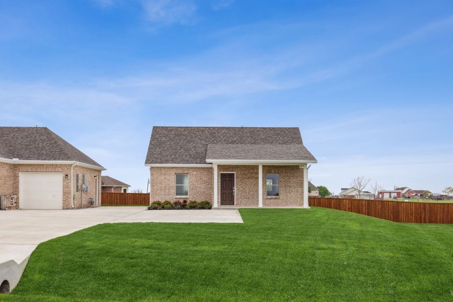 Representative exterior details of a home built from the Casita by Centre Living Homes in Ellis Ranch Estates, Waxahachie (Image 3).