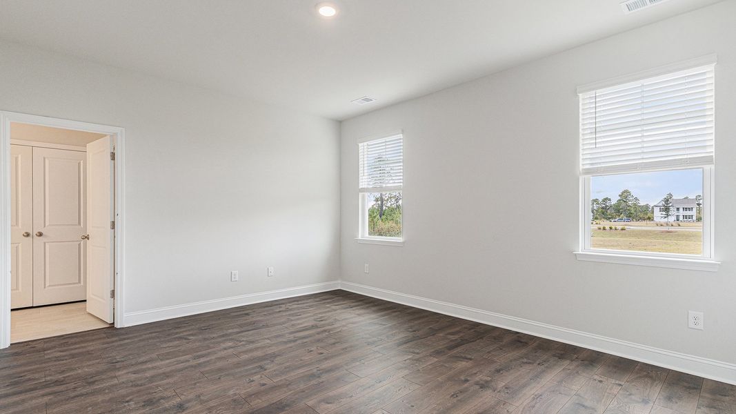 Spacious, unfurnished interior of a new home in Eden Springs, Longs (Image 11).