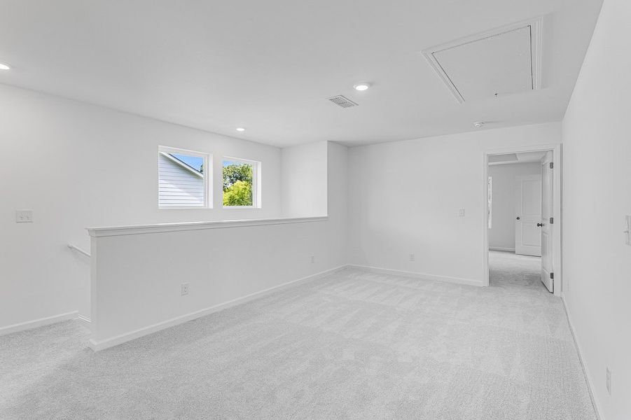 Spacious, unfurnished interior of a new home in Heritage River, Euharlee (Image 16).