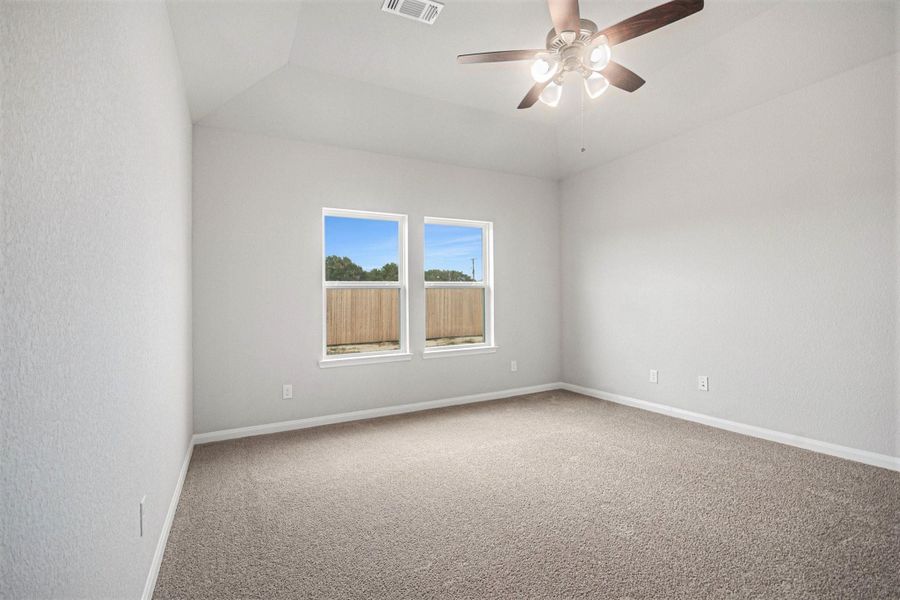 Spacious, unfurnished interior of a new home in , Bay City (Image 29).