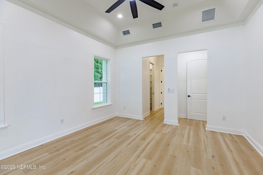 Spacious, unfurnished interior of a new home in , Jacksonville (Image 60).