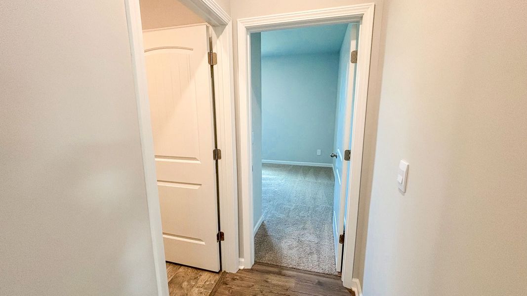 Spacious, unfurnished interior of a new home in River Landing, Murfreesboro (Image 17).