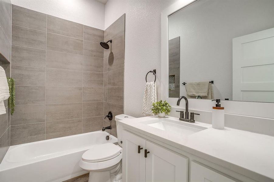 Furnished interior view inside a new home in , Granbury (Image 27). Furnished interior view inside a new home in , Granbury (Image 27).