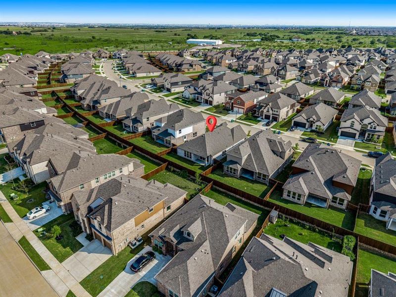 Image 30 of a home in Edgewood Creek.