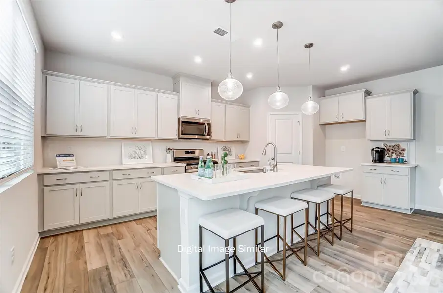 Digital Image Similar