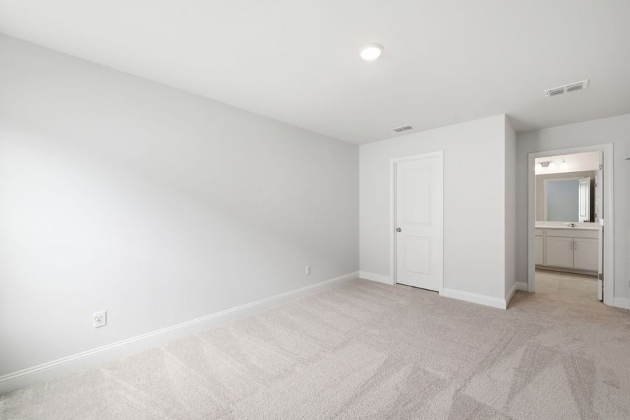 Spacious, unfurnished interior of a new home in Carriage Estates, Lexington (Image 42). Spacious, unfurnished interior of a new home in Carriage Estates, Lexington (Image 42).