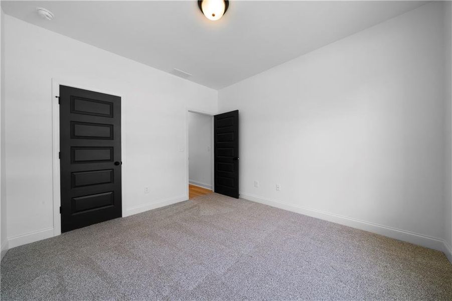 Spacious, unfurnished interior of a new home in , Dallas (Image 8).