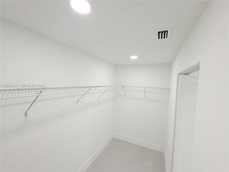 Master Walking Closet