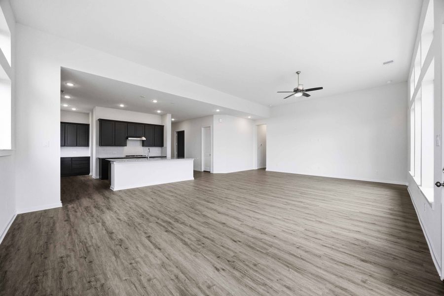 Spacious, unfurnished interior of a new home in Canterra Creek 60', Rosharon (Image 20). Spacious, unfurnished interior of a new home in Canterra Creek 60', Rosharon (Image 20).