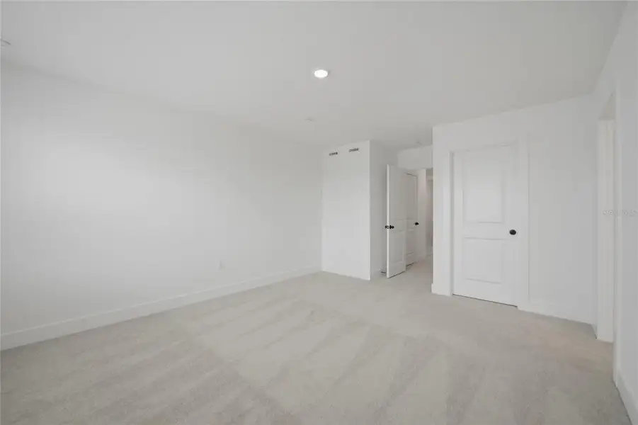 Spacious, unfurnished interior of a new home in , Winter Garden (Image 31). Spacious, unfurnished interior of a new home in , Winter Garden (Image 31).