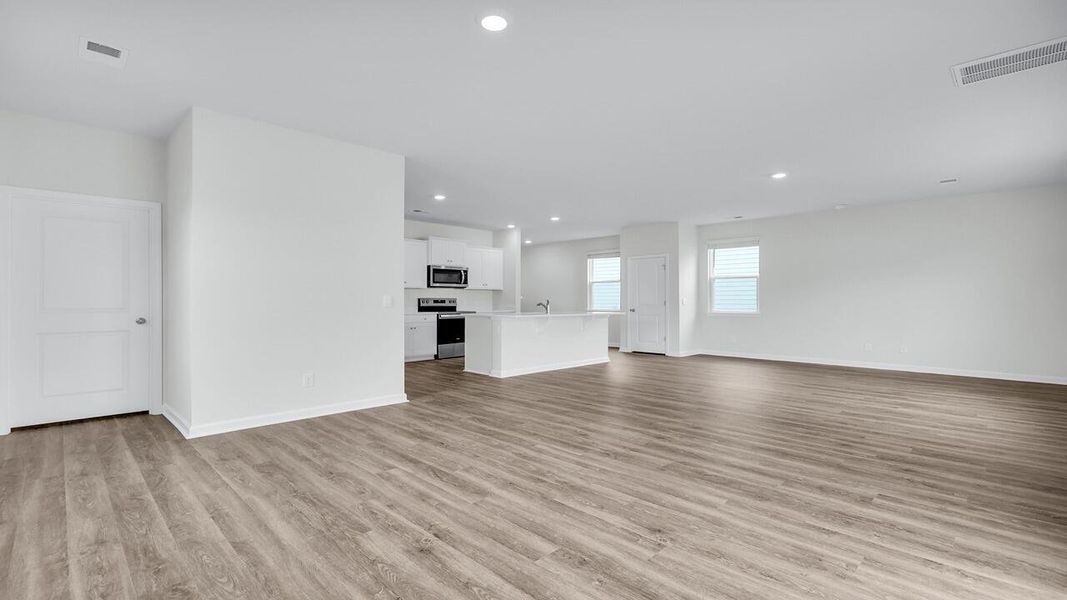 Spacious, unfurnished interior of a new home in Hillcrest, Ravenel (Image 34).