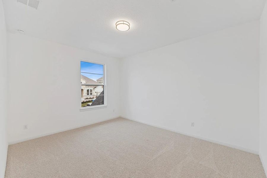 Spacious, unfurnished interior of a new home in Wolf Ranch West Bend - 60', Georgetown (Image 22).