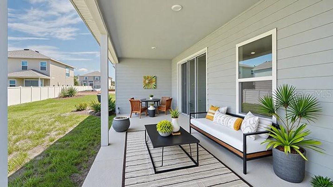 Exterior details and patio area of a home in Briarwood, Alachua (Image 2).