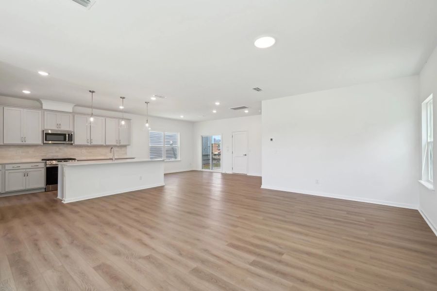 Representative images and renderings are for illustrative purposes. Actual structural options and design finishes of home may vary. Representative images and renderings are for illustrative purposes. Actual structural options and design finishes of home may vary.