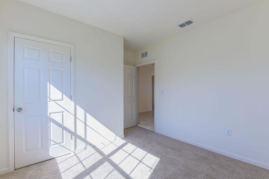 Spacious, unfurnished interior of a new home in , Port St. Lucie (Image 10).