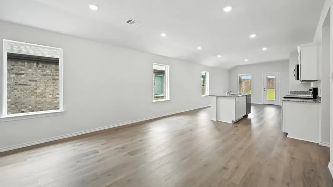 Spacious, unfurnished interior of a new home in Wildcat Ranch, Crandall (Image 20). Spacious, unfurnished interior of a new home in Wildcat Ranch, Crandall (Image 20).