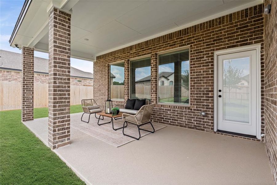 Exterior details and patio area of a home in , Lorena (Image 4).