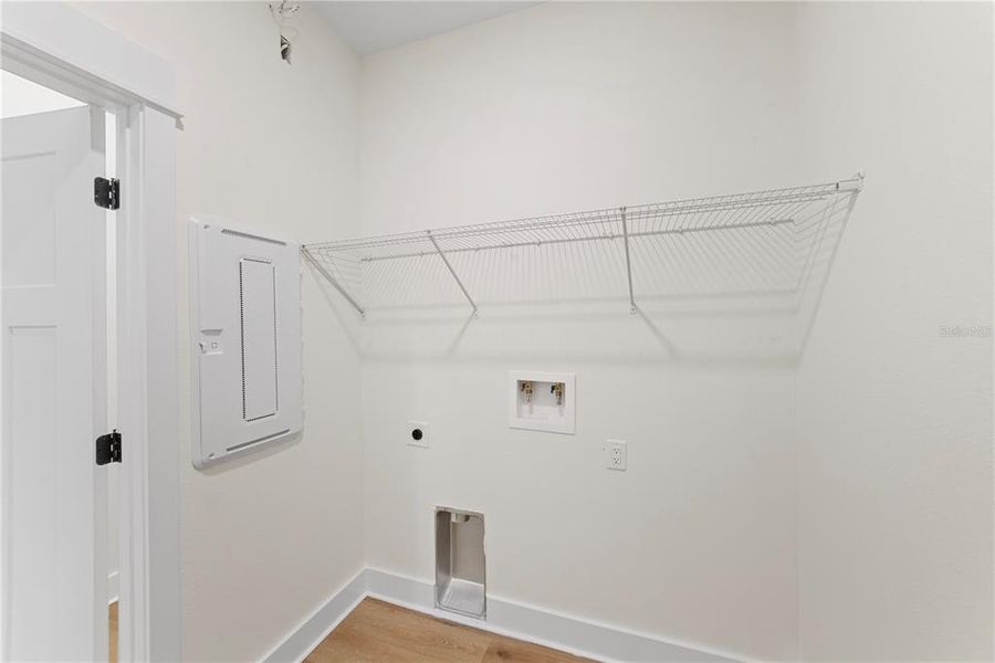 Spacious, unfurnished interior of a new home in , Webster (Image 38).