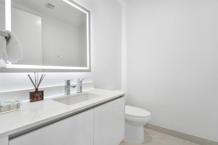 032-220LakeShoreDrive-2109-LakePark-FL-3