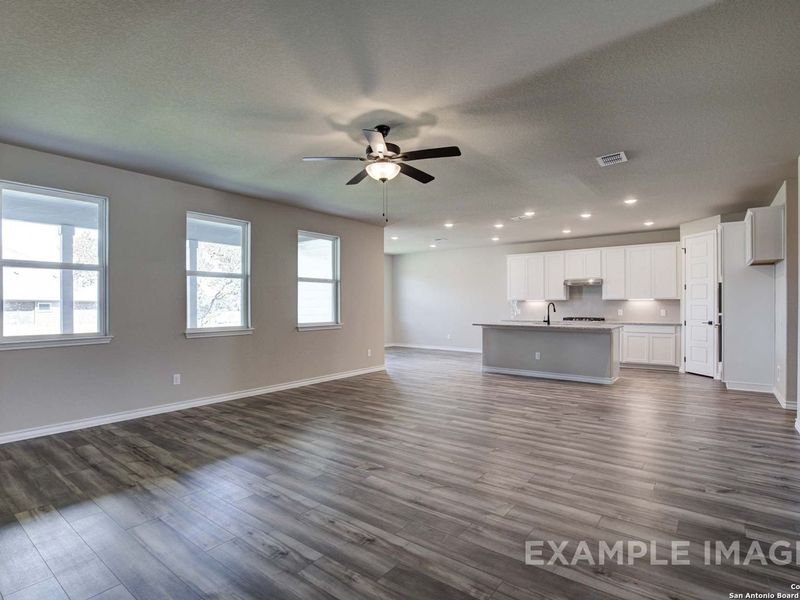 Spacious, unfurnished interior of a new home in Ladera, San Antonio (Image 22).