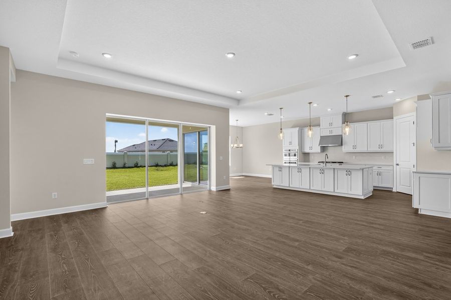 Spacious, unfurnished interior of a new home in Coasterra Community Group Page, Palmetto (Image 8).