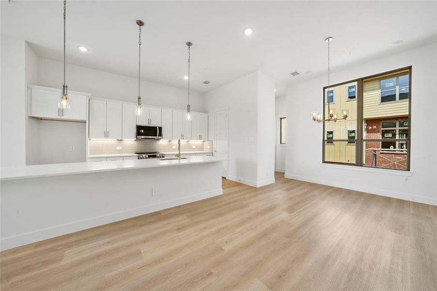 Spacious, unfurnished interior of a new home in , Farmers Branch (Image 31).