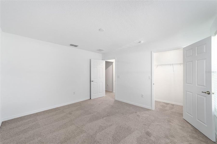 Spacious, unfurnished interior of a new home in Calesa Township, Ocala (Image 19).