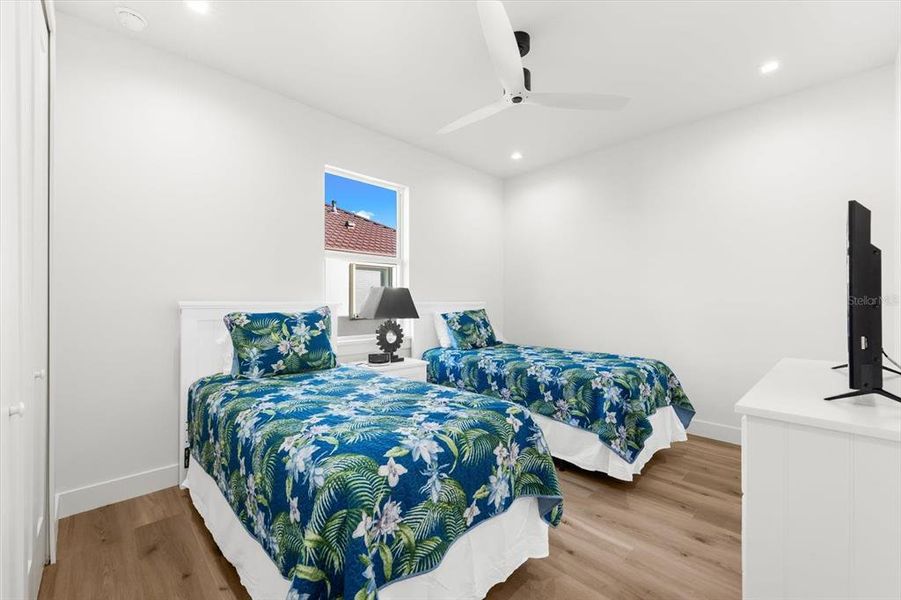 Furnished interior view inside a new home in , Port Charlotte (Image 46).