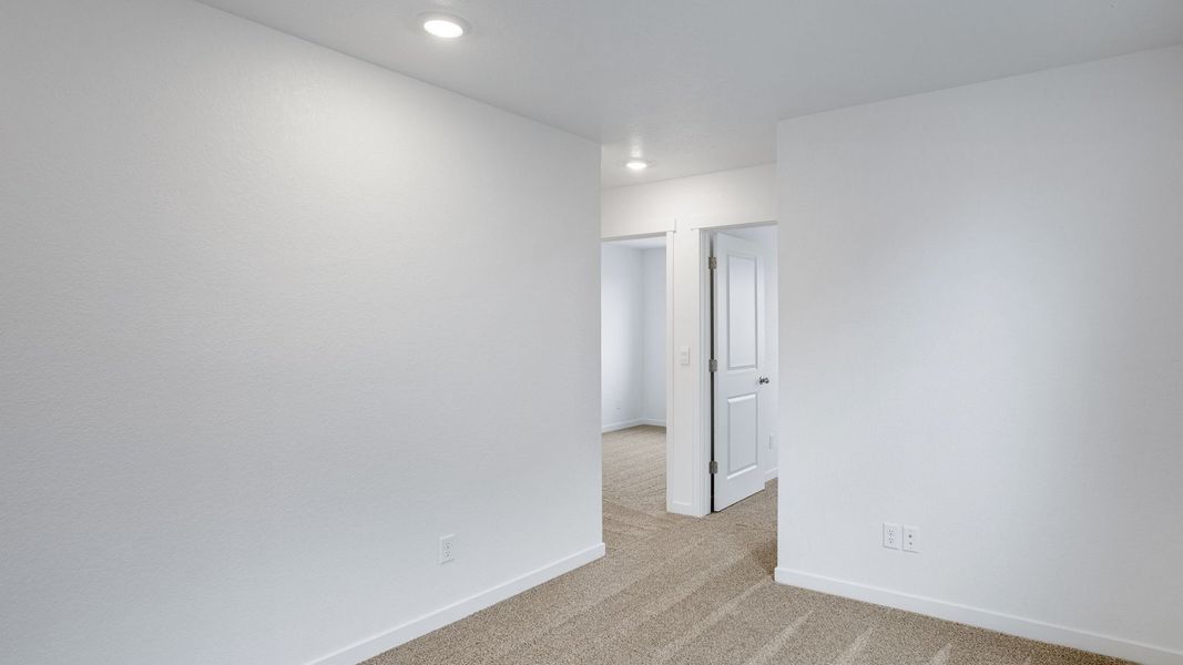 Spacious, unfurnished interior of a new home in Tailholt, Severance (Image 18).