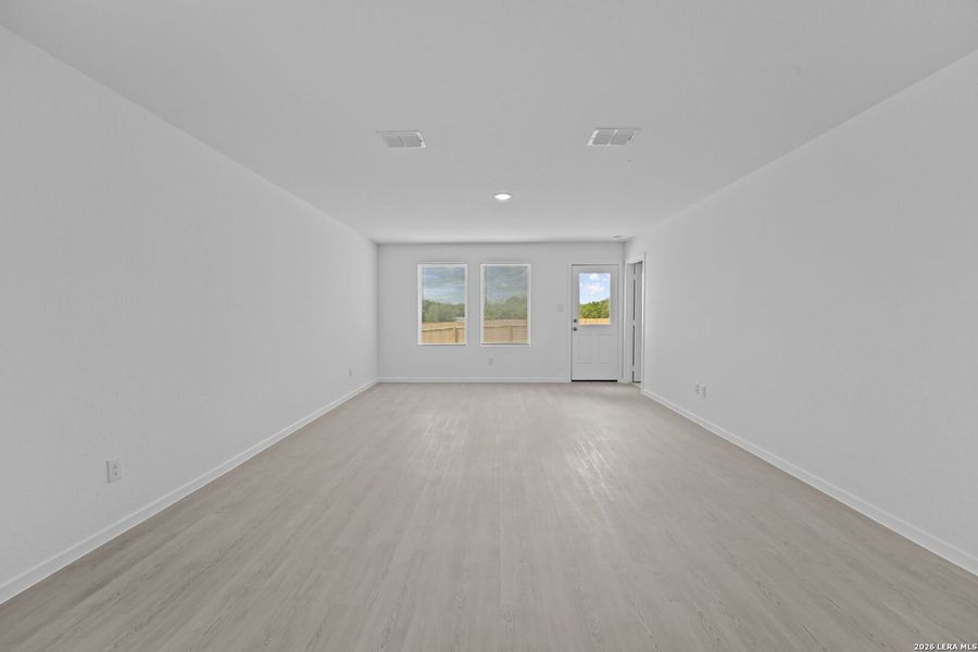 Spacious, unfurnished interior of a new home in Hidden Oasis, San Antonio (Image 16). Spacious, unfurnished interior of a new home in Hidden Oasis, San Antonio (Image 16).