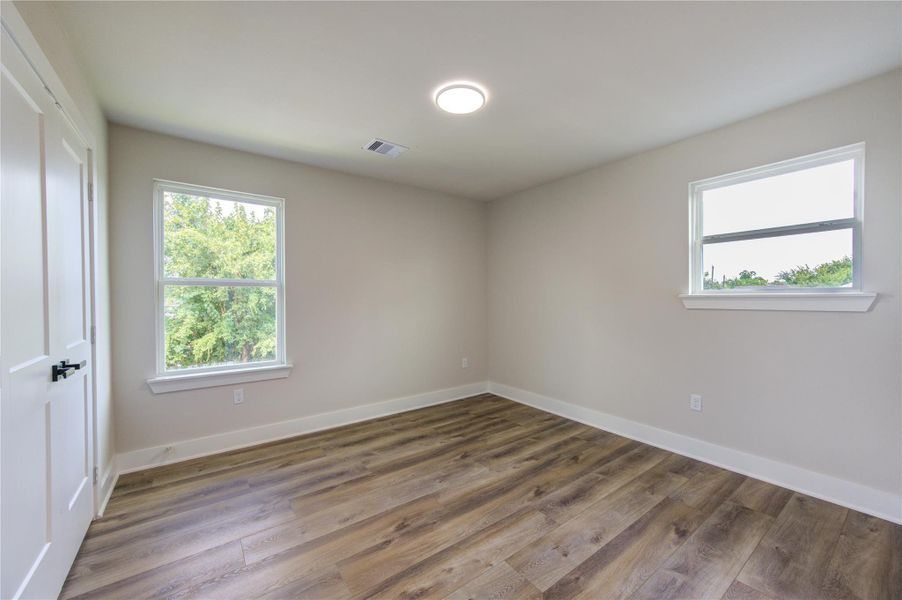 Spacious, unfurnished interior of a new home in , Houston (Image 16).